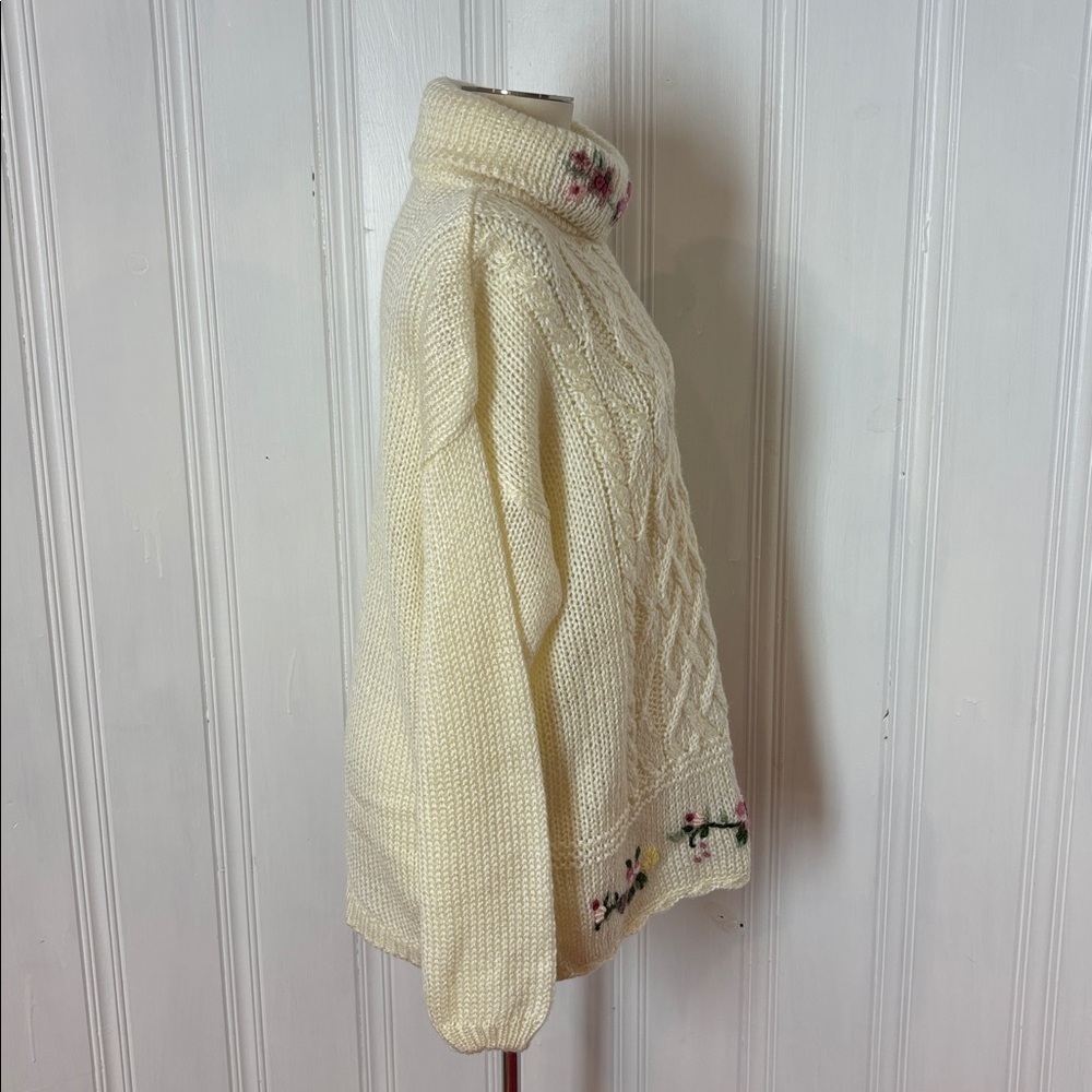 PLUS PREFERRED Vintage Hand Knit Cream Cable Sweater Floral Embroidery 22W - Picture 4 of 8